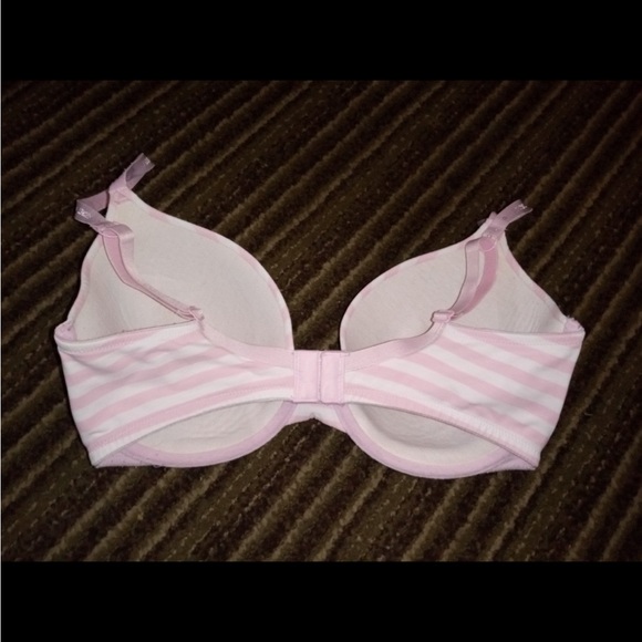 Victoria’s Secret classic color bra 34 DD or 34 E. - Picture 4 of 5